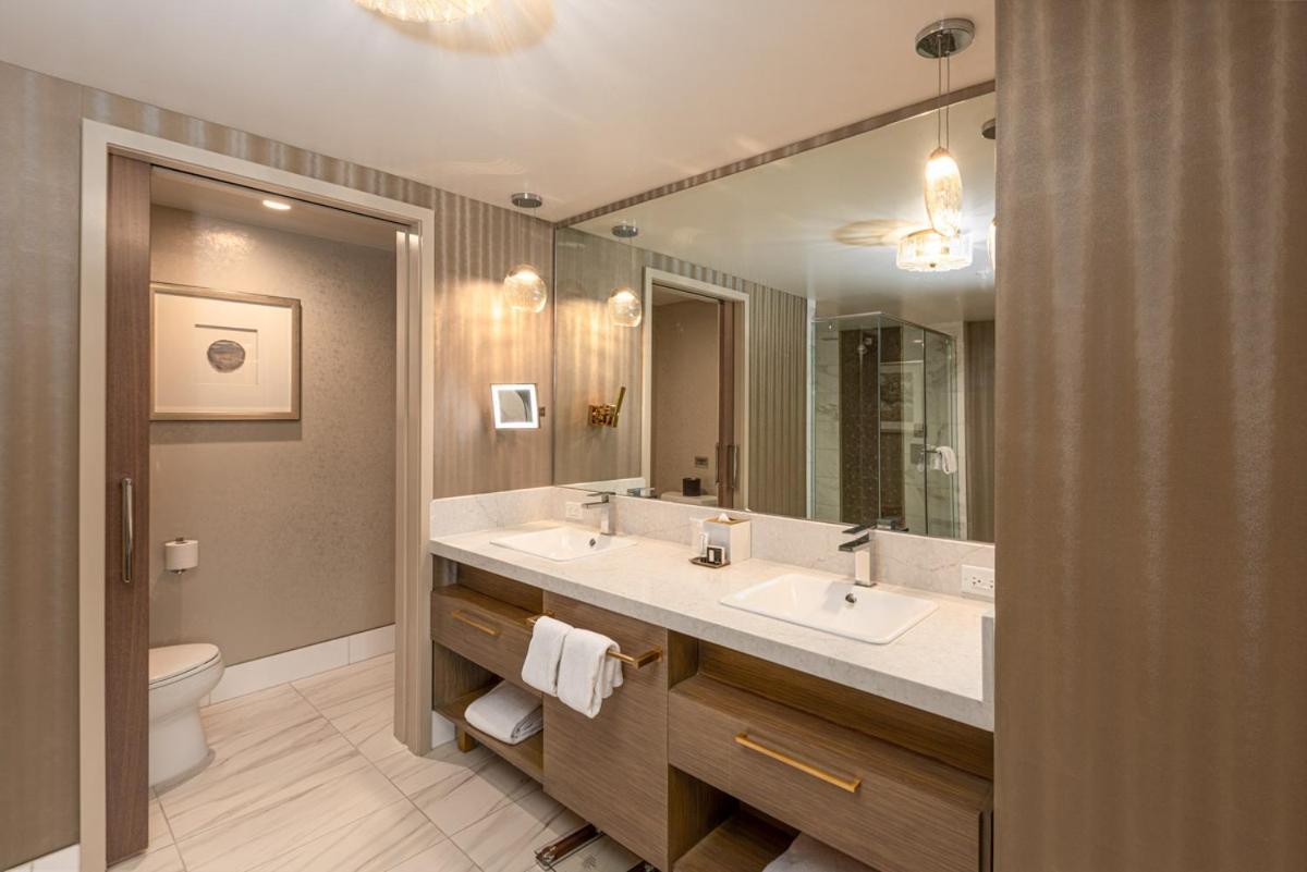 Signature Suite King - Adult Only 21+ (Willows Hotel)